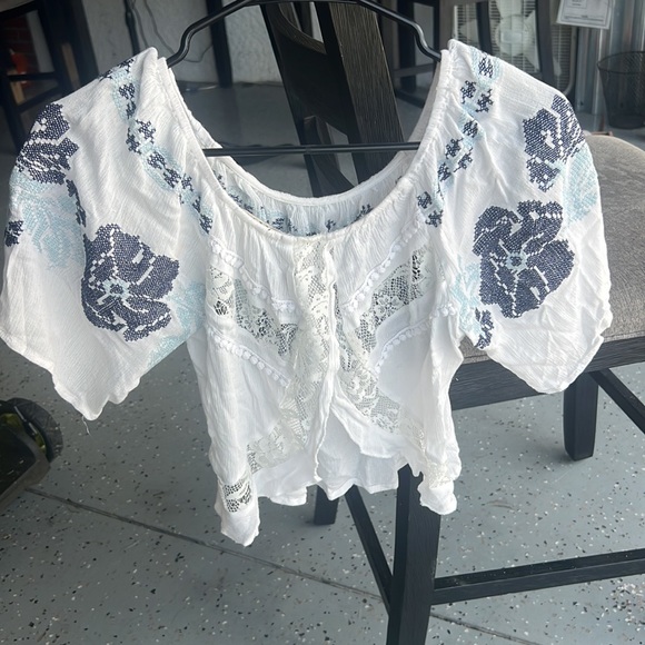 Gimmicks Crop Top - Picture 3 of 6